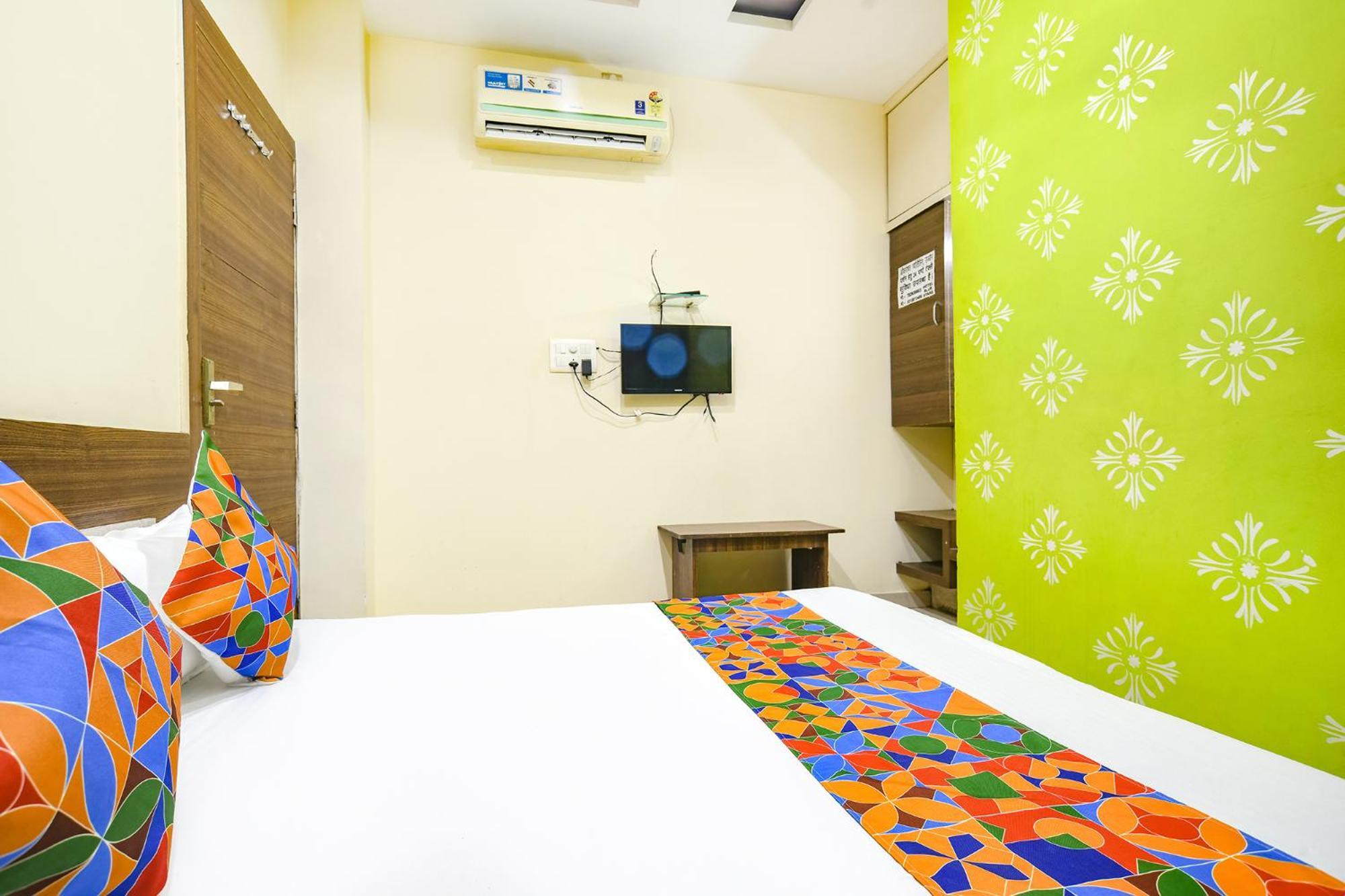 Fabexpress Blue Star Hotell Ujjain Eksteriør bilde