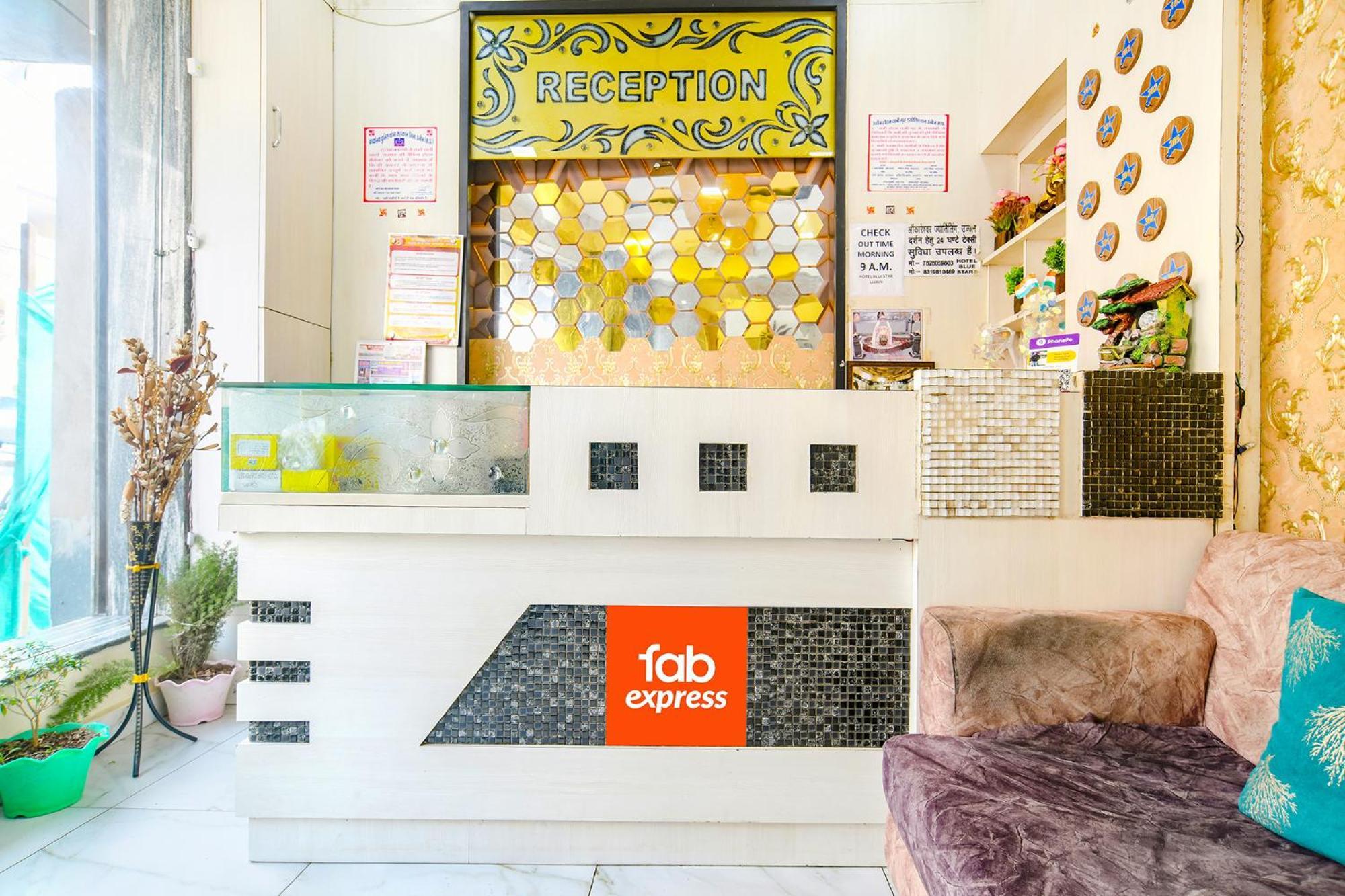 Fabexpress Blue Star Hotell Ujjain Eksteriør bilde